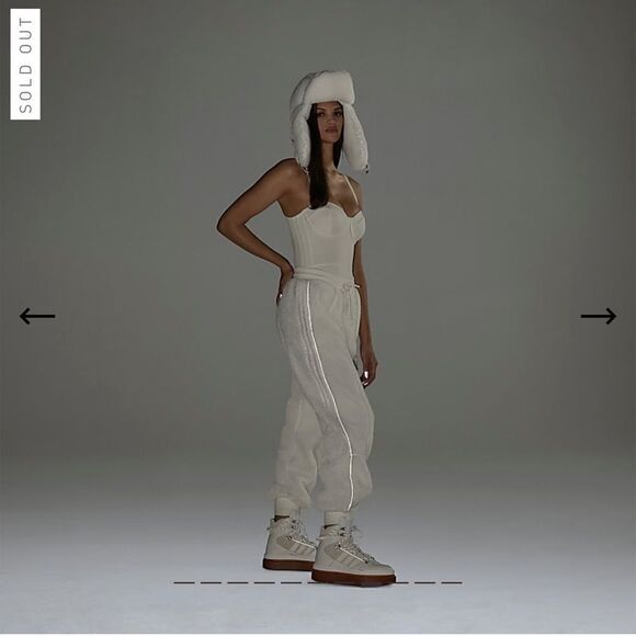 NWT* IVY PARK X ADIDAS TEDDY CARGO SWEAT PANTS - Picture 5 of 10